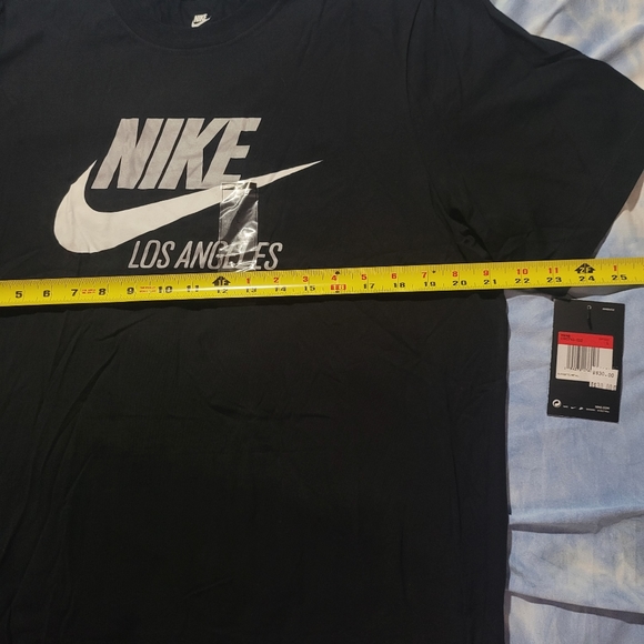 Nike Tshirt - Picture 4 of 5